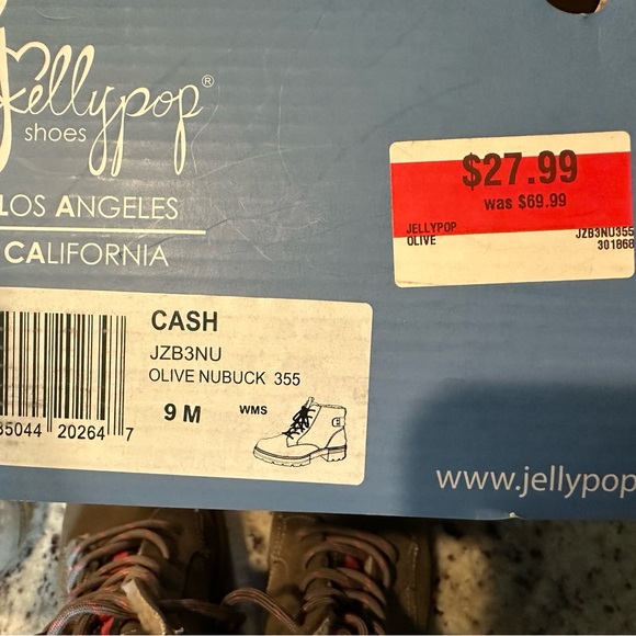 Last One! Woman’s Olive Nubuck Boot. Size 9 - Picture 8 of 11